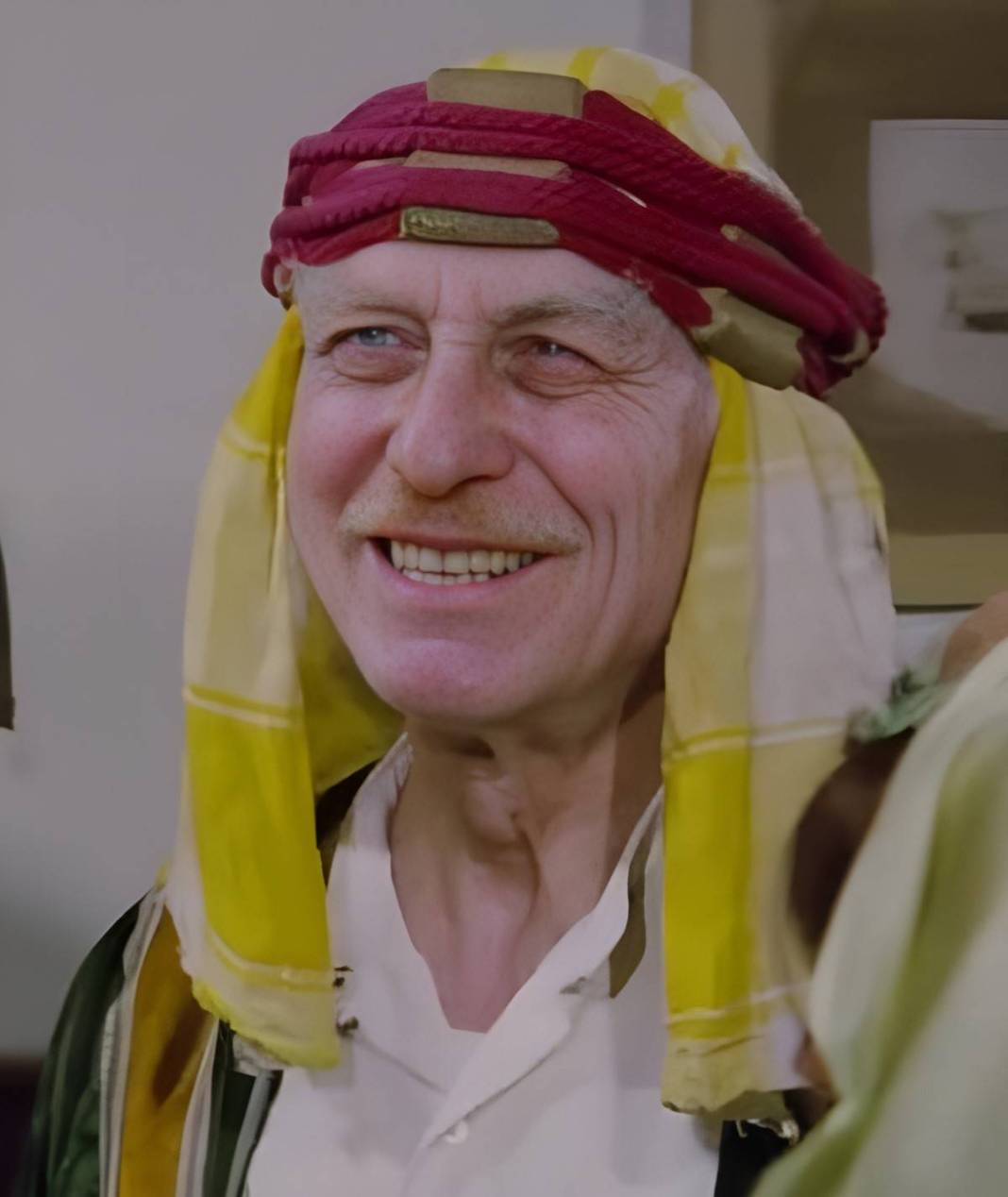 Film çekimlerinde deveden düşerek hayatını kaybetmişti: Kızı da babası kadar ünlüymüş! Binbir Gece dizisinde rol aldı 17